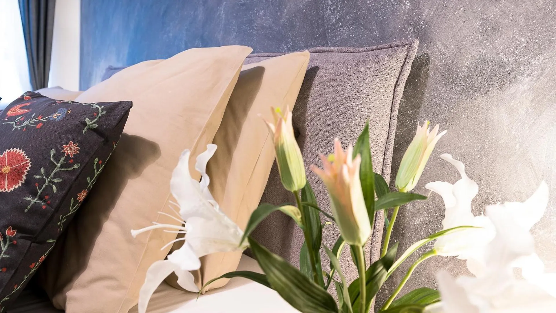 Sting Boutique Apartments Οστράβα