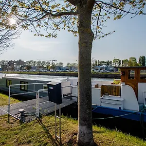 Houseboat Jana - With Sauna And Terrace Botel Brugge